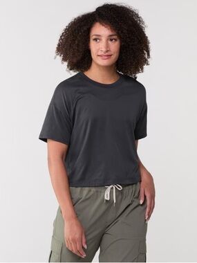 Vuori Energy T-Shirt - Women's Color: Black Heather / Medium